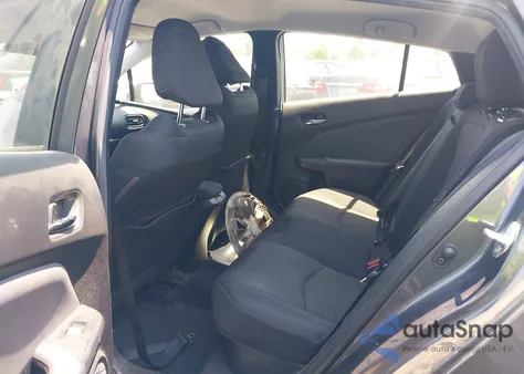 2022 Toyota Prius Le z USA, uszkodzony, nr VIN JTDKAMFU9N3175733